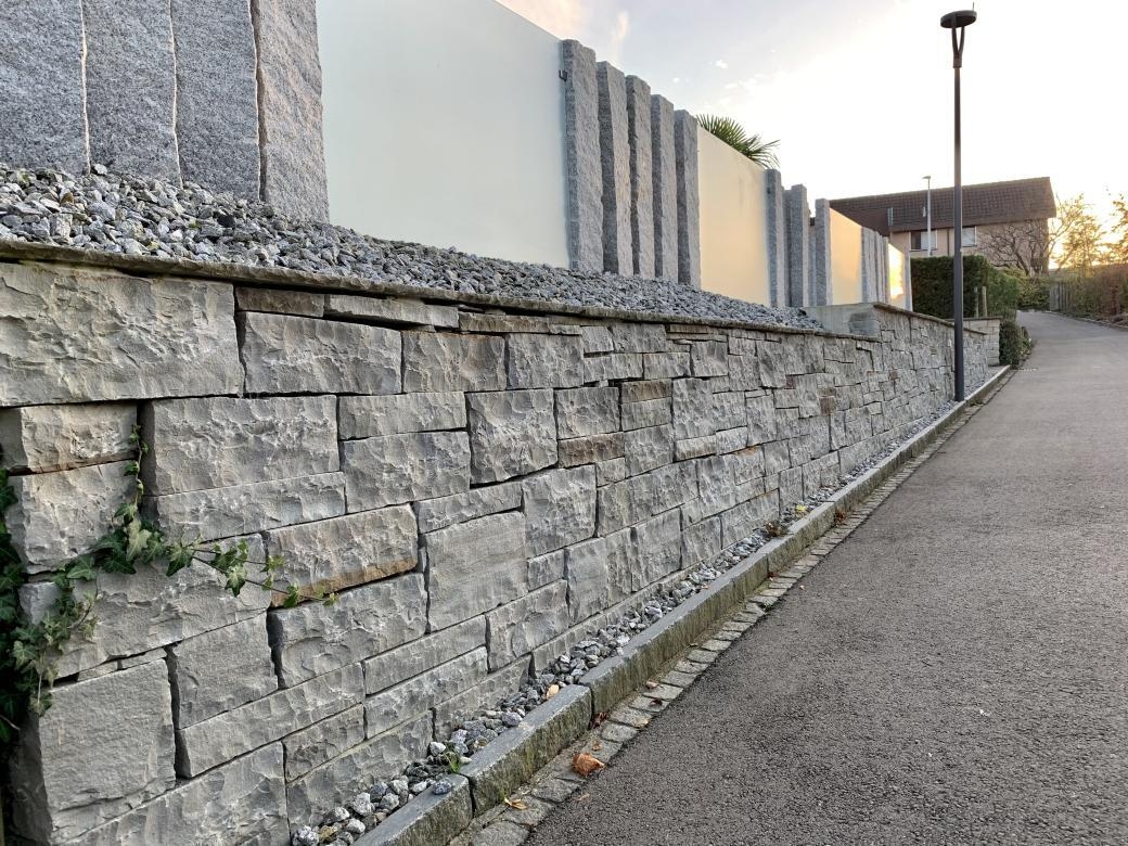 Naturstein im Garten (15).jpg