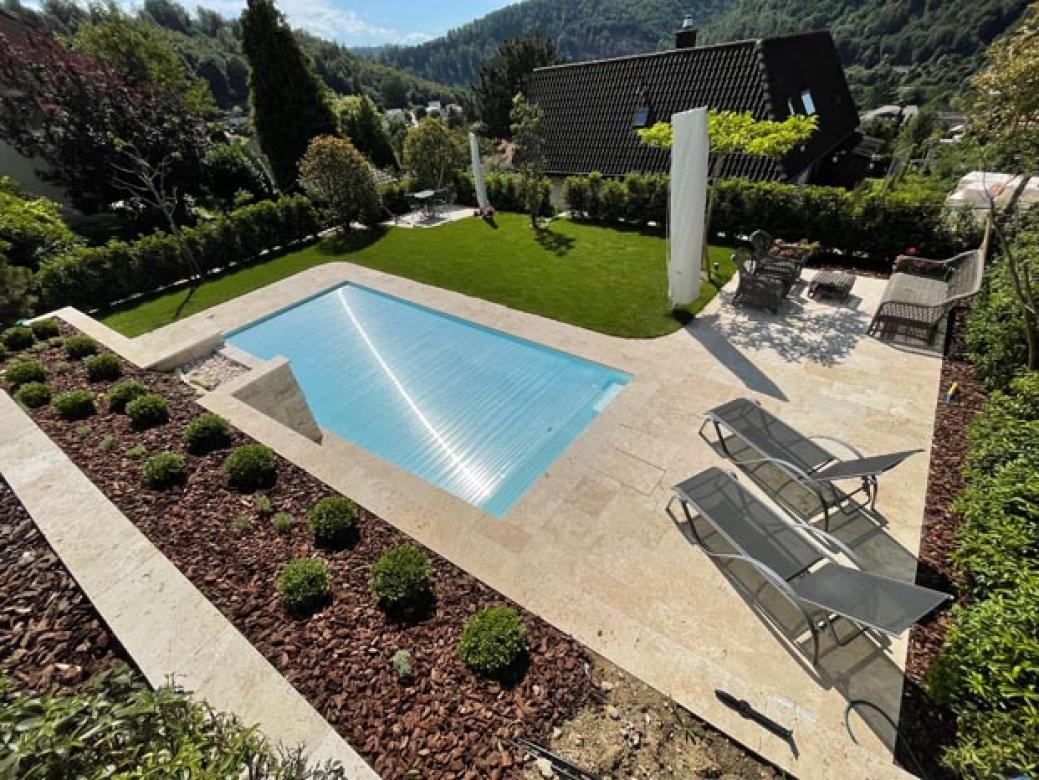 Naturstein im Garten (21).jpg