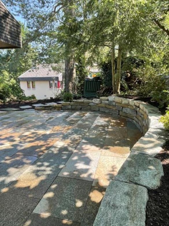 Naturstein im Garten (24).jpg